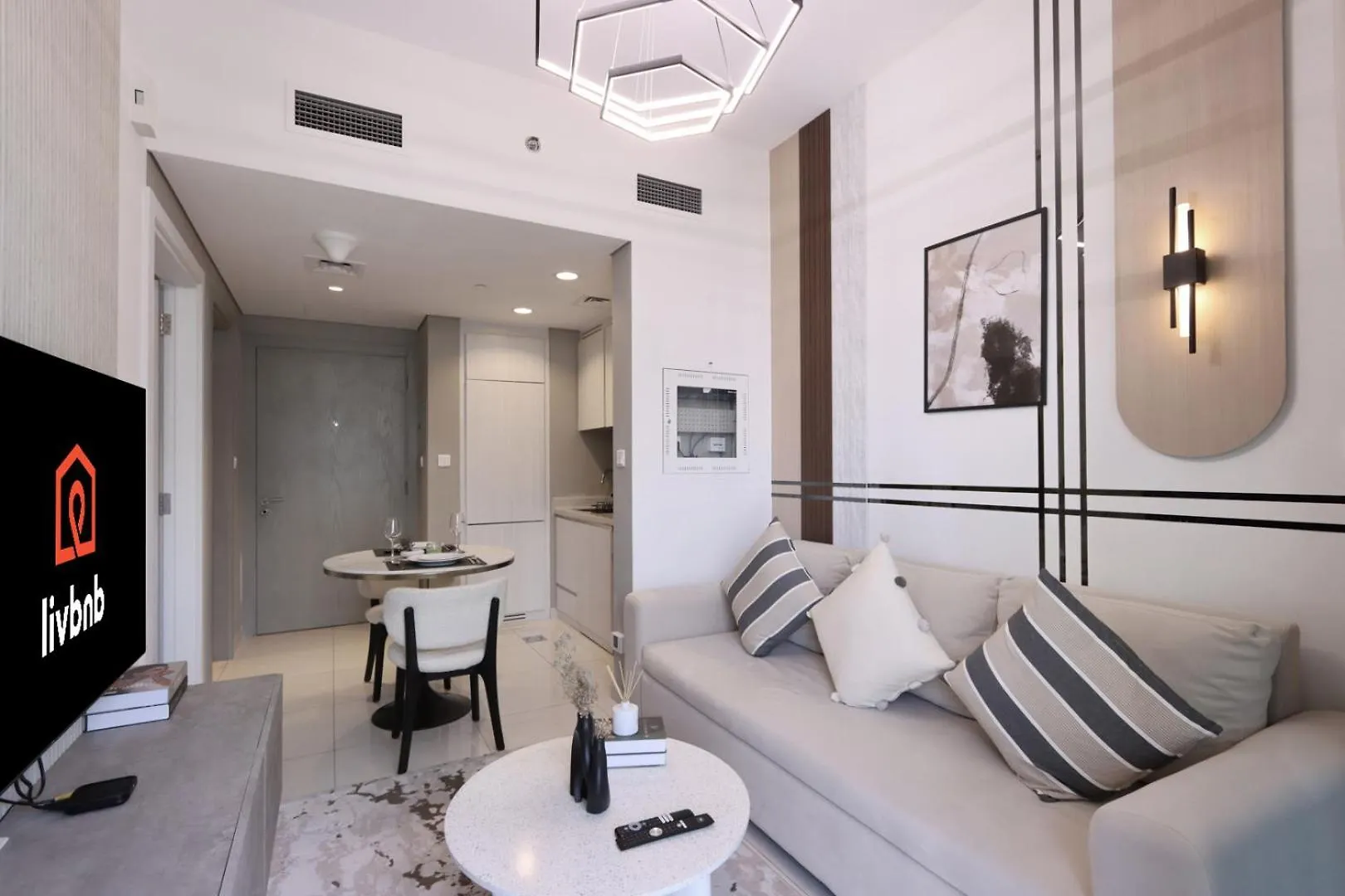 דירה דובאי Livbnb-1B Urban Serenity With Private Balcony