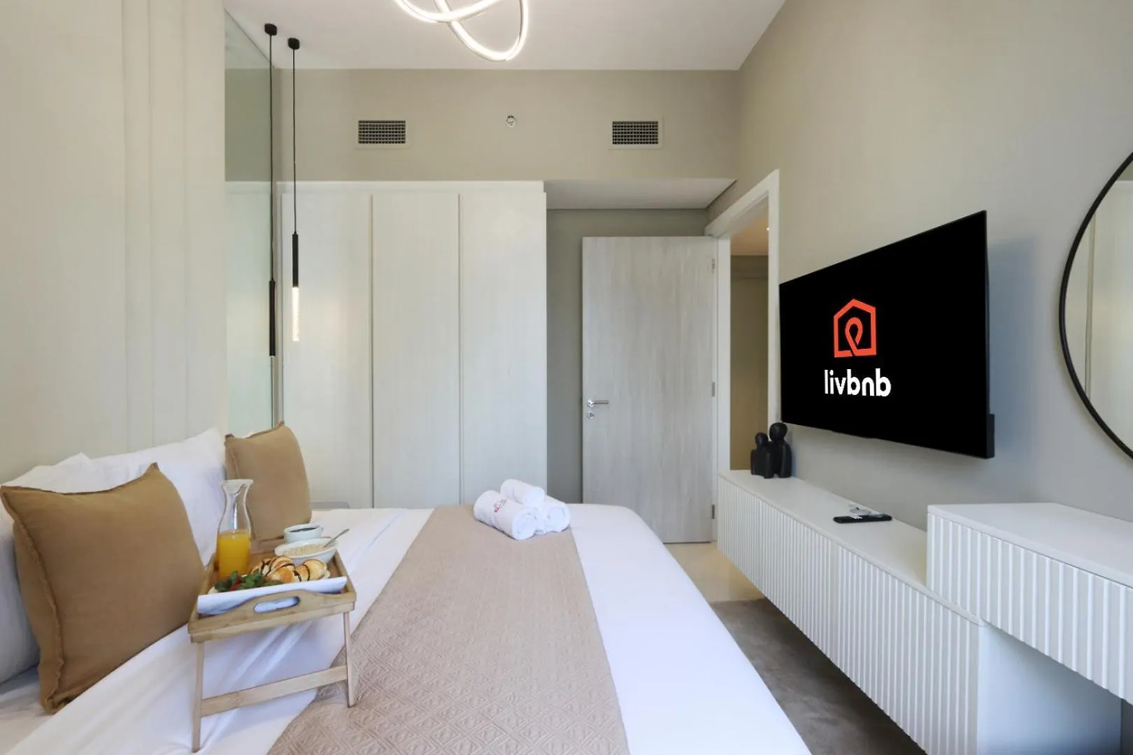 Livbnb-1B Urban Serenity With Private Balcony Dubai Apartment