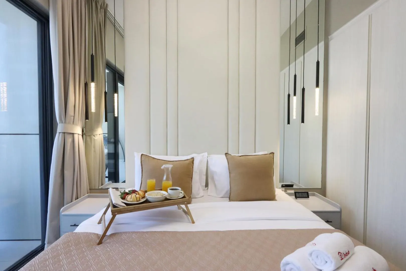 Livbnb-1B Urban Serenity With Private Balcony Dubai United Arab Emirates