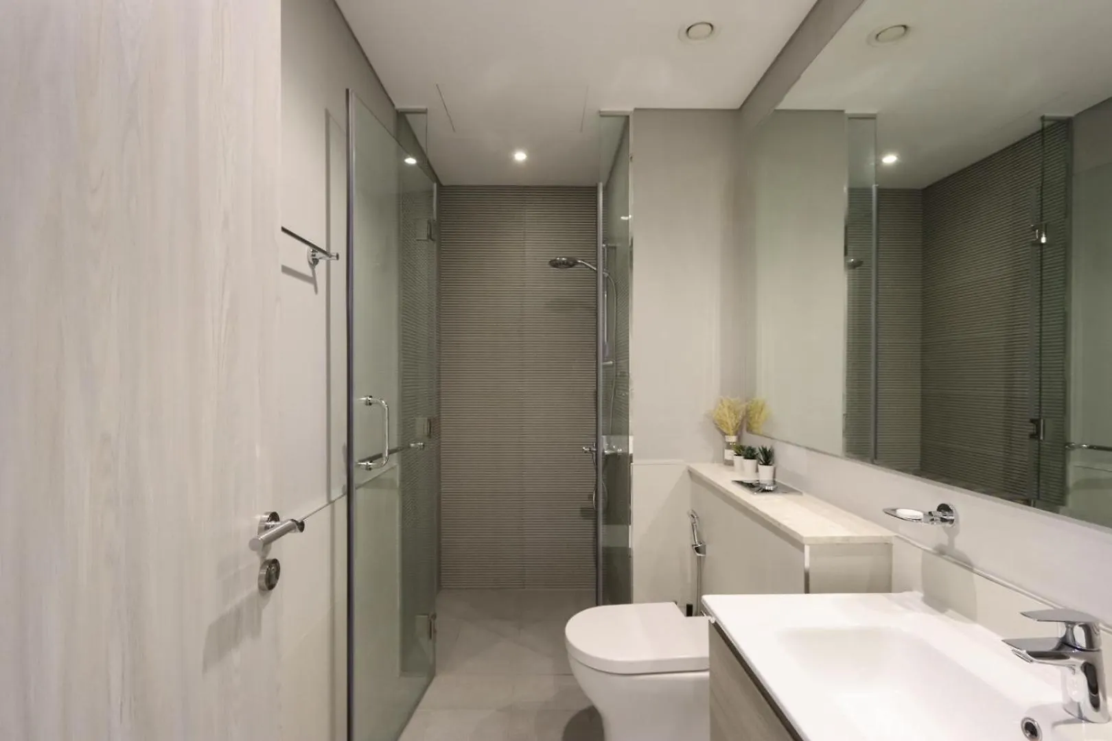 Livbnb-1B Urban Serenity With Private Balcony Dubai 0*,