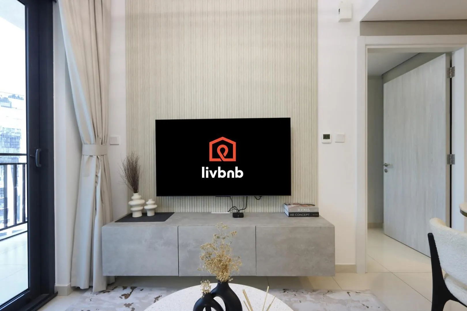 Livbnb-1B Urban Serenity With Private Balcony Dubai 0*,