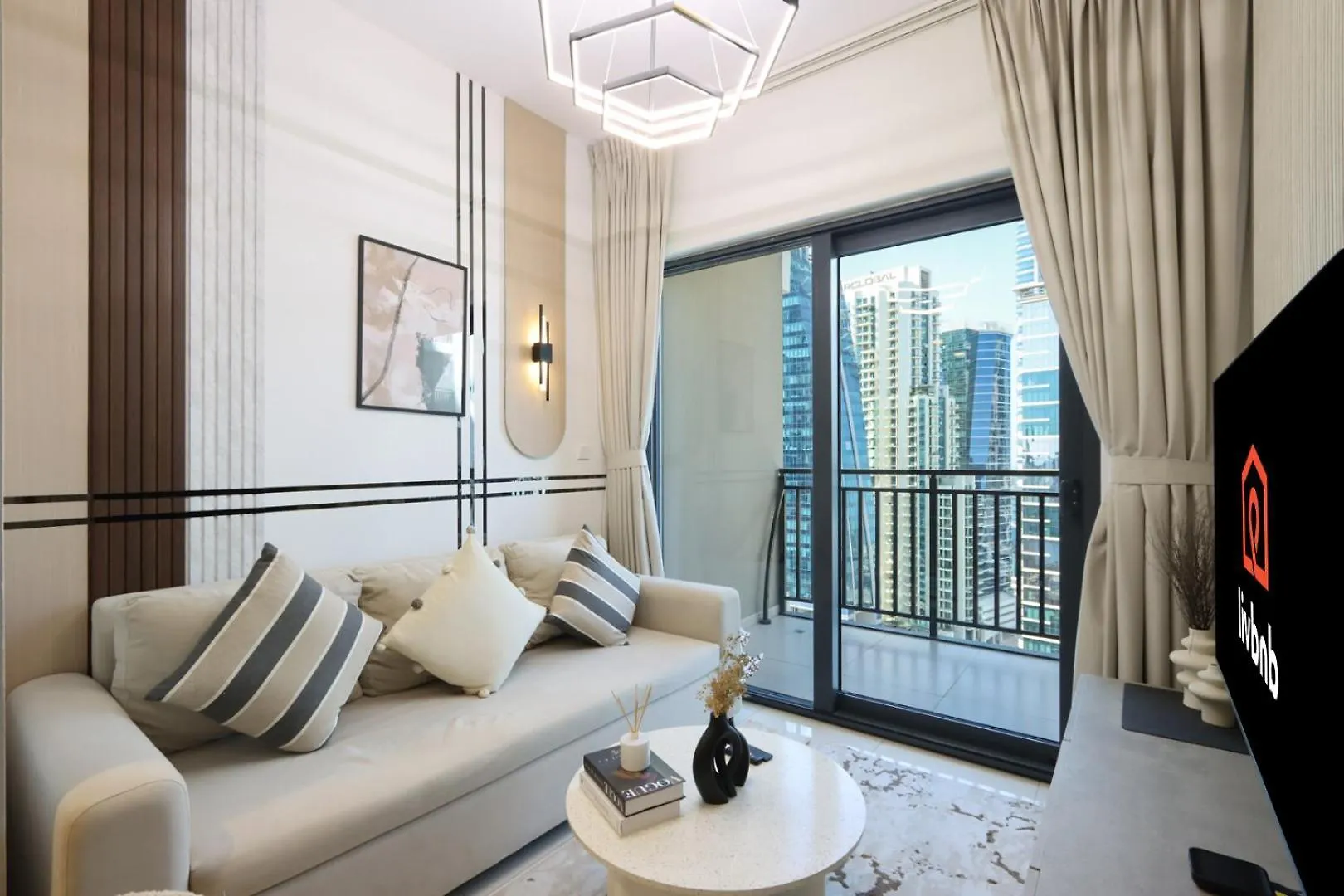 Livbnb-1B Urban Serenity With Private Balcony Dubai Apartment