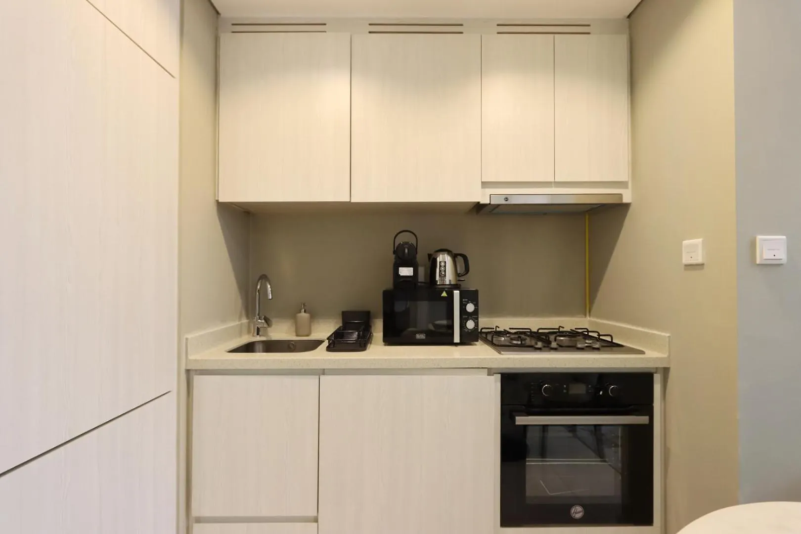 Livbnb-1B Urban Serenity With Private Balcony Dubai
