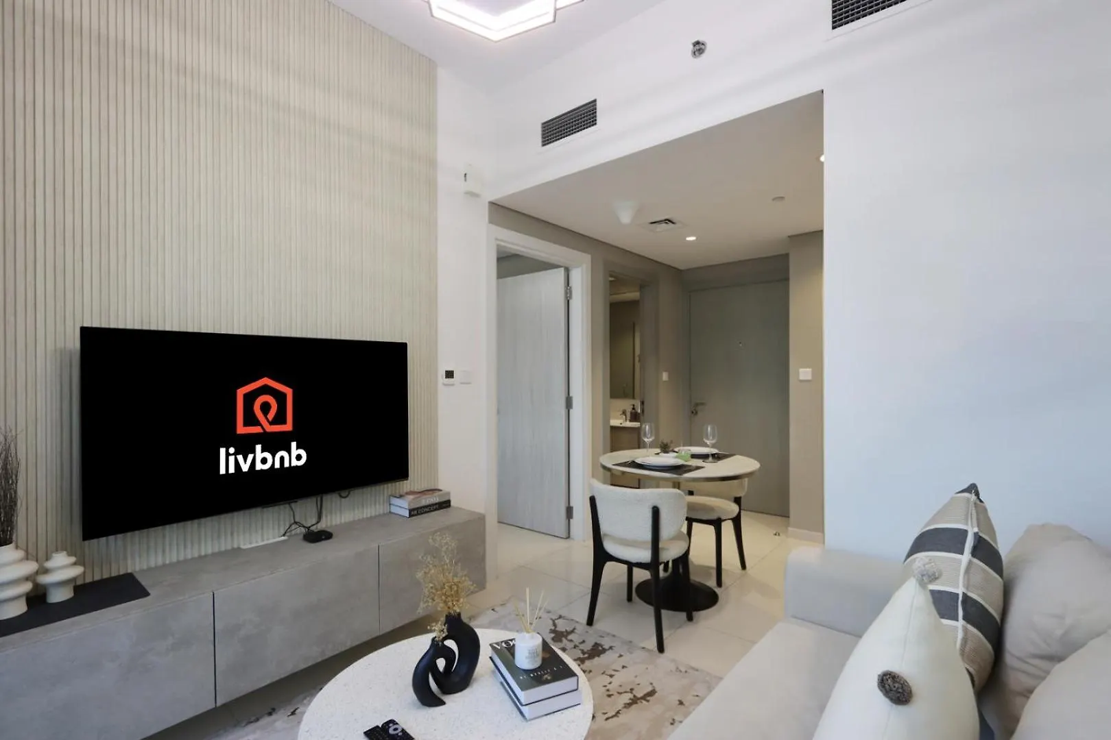 Livbnb-1B Urban Serenity With Private Balcony Dubai Apartment
