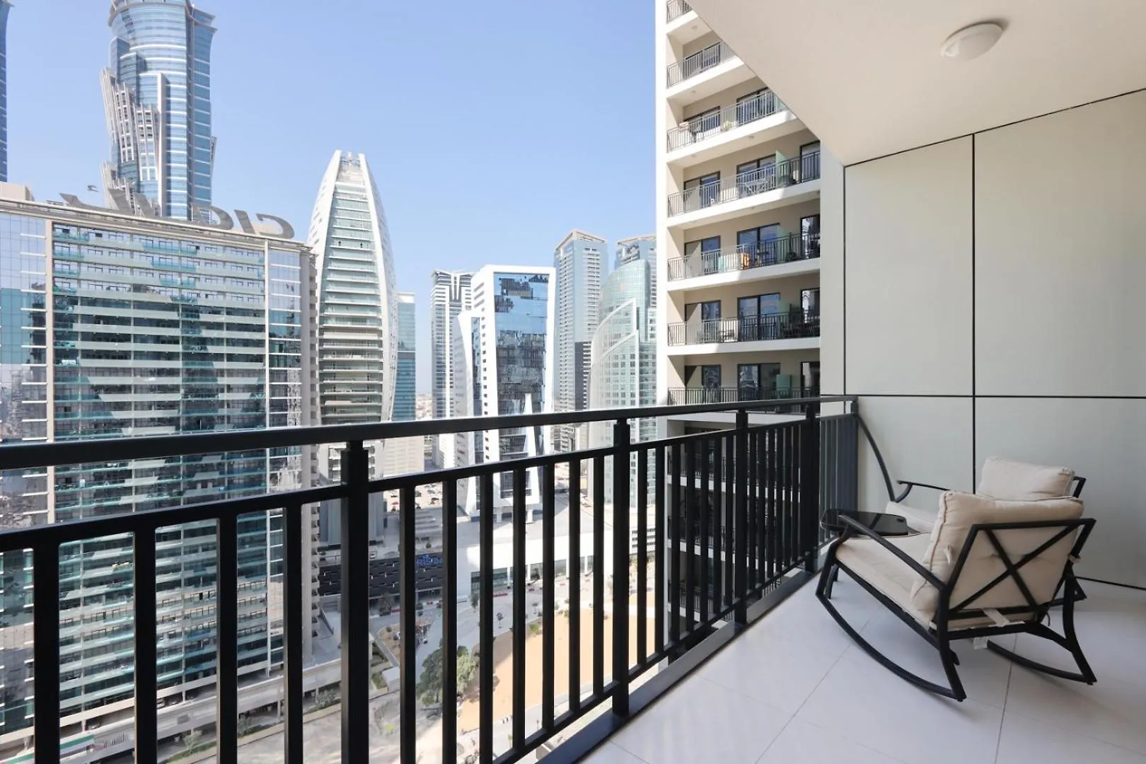 Apartment Livbnb-1B Urban Serenity With Private Balcony Dubai